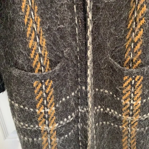 Women's Plaid Open Front Sweater Cardigan - Picture 4 of 5